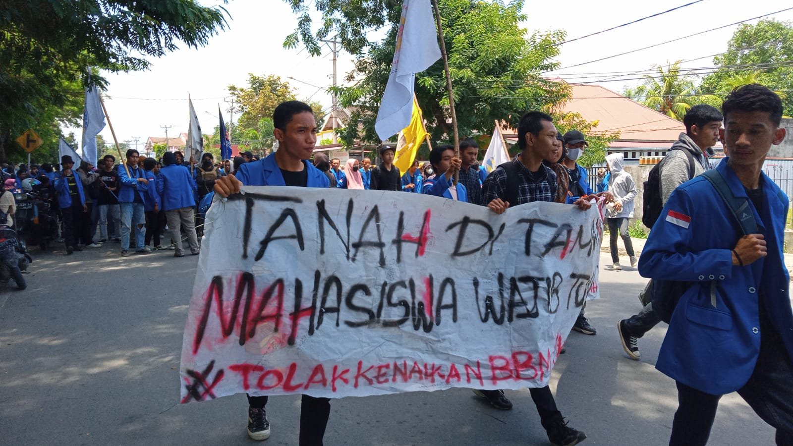 Mahasiswa Dan Masyarakat Kota Palu Kembali Tolak Kenaikan Harga BBM