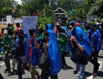 Duduki Kantor DPRD, Tuntutan Aliansi Mahasiswa Se-Kota Palu Disetujui Ketua DPRD Sulteng